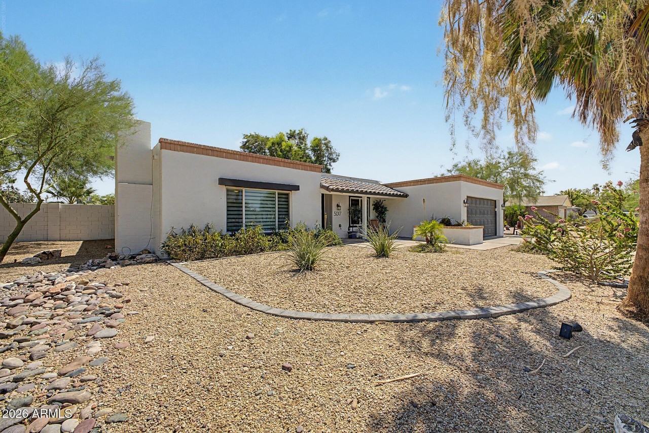5017 E Acoma Dr - Photo 3 of 40