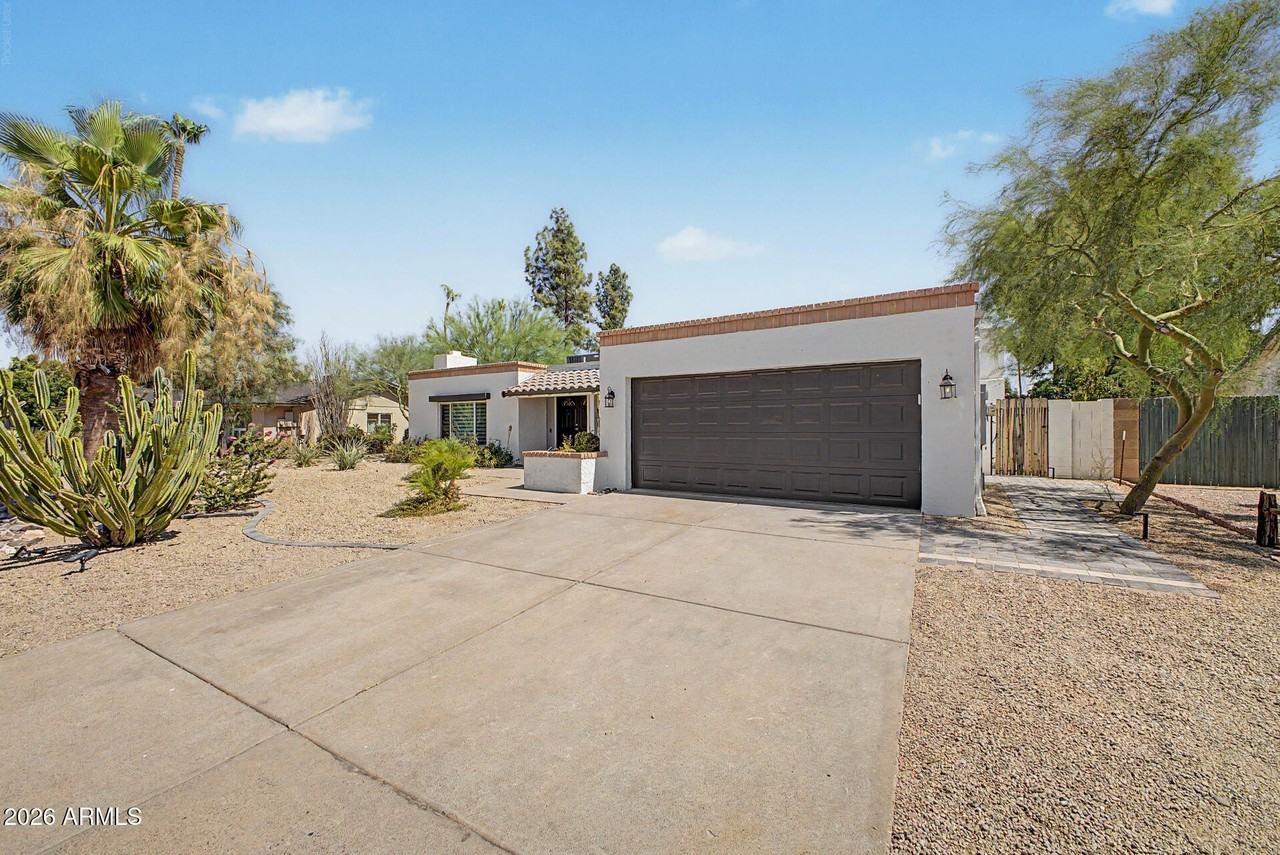 5017 E Acoma Dr - Photo 7 of 40