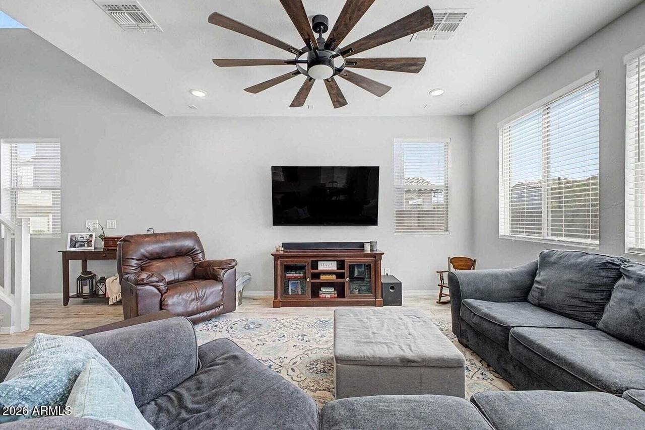 1033 S 150th Dr - Photo 2 of 25