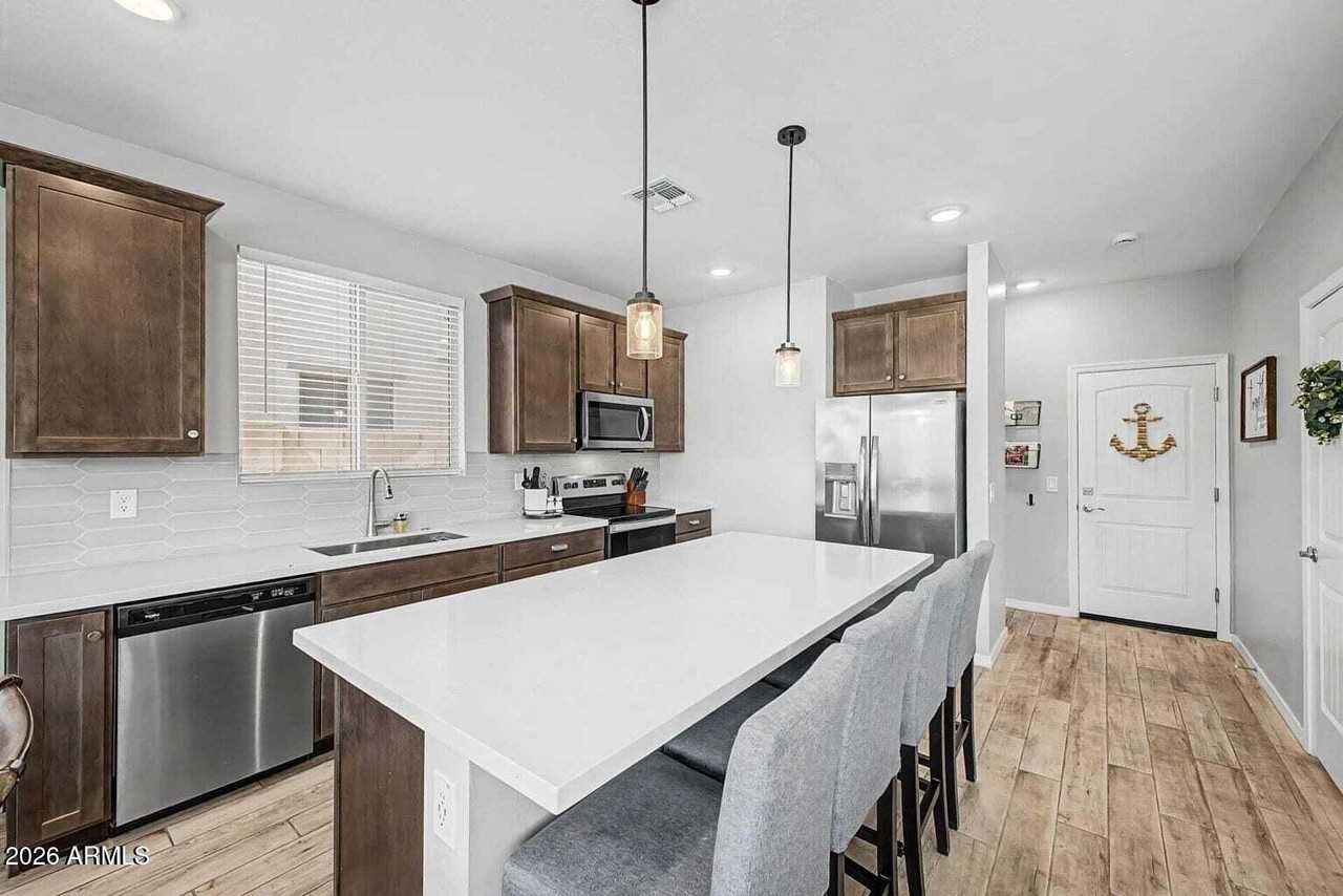 1033 S 150th Dr - Photo 6 of 25