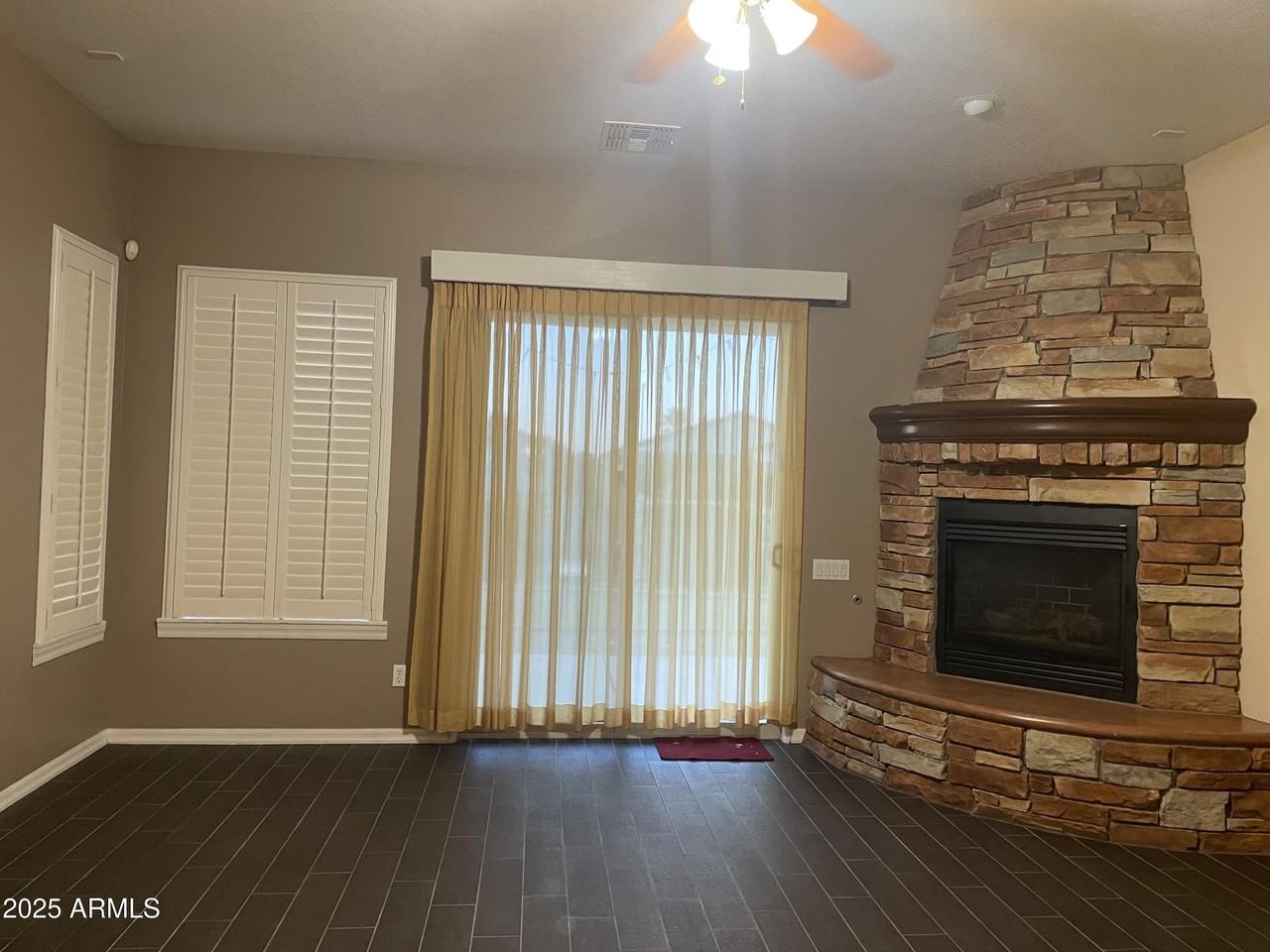 642 E Torrey Pines Pl - Photo 5 of 34