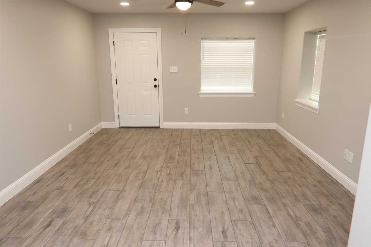 240 Mill St - Photo 2 of 13