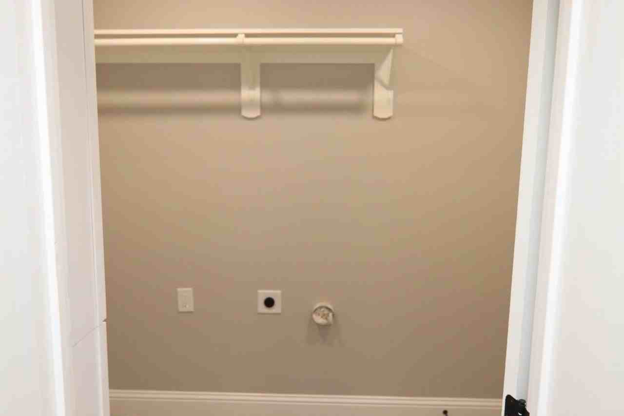 240 Mill St - Photo 5 of 13