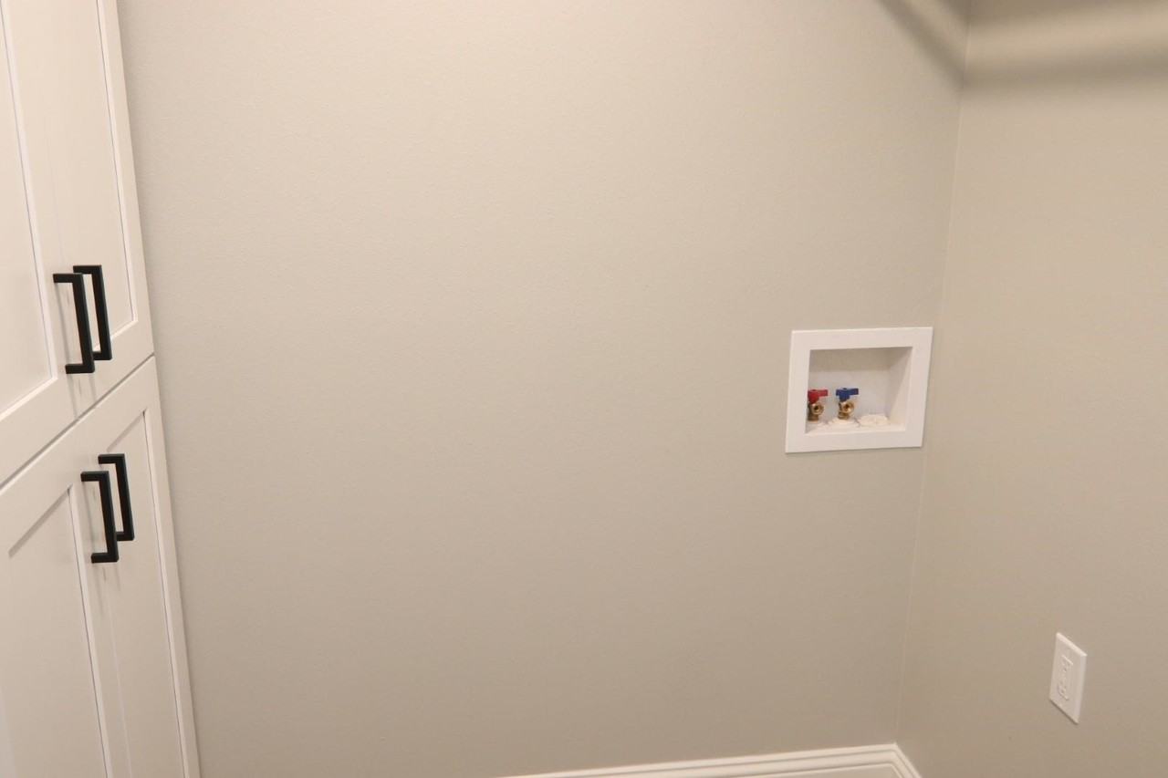 240 Mill St - Photo 6 of 13