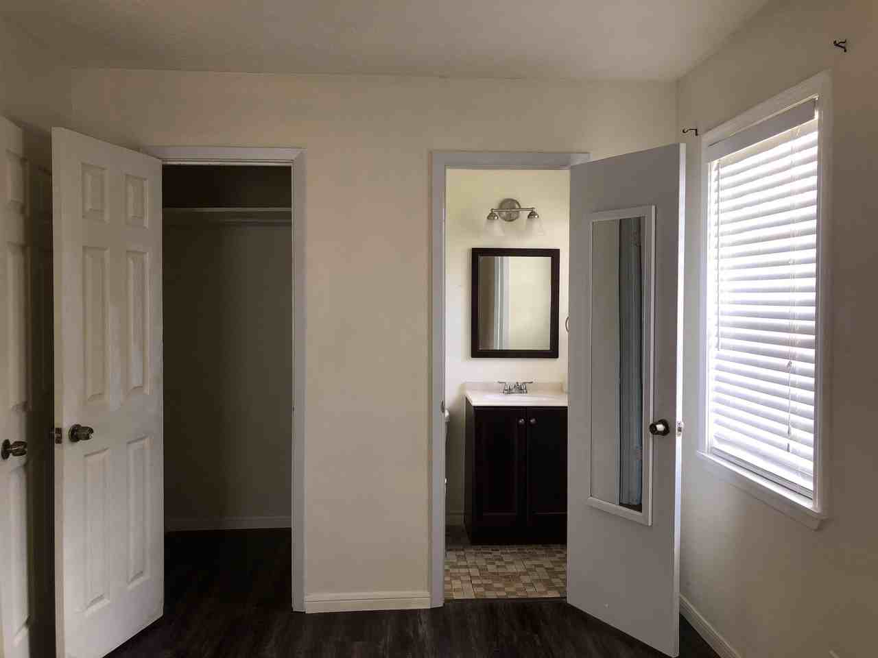 825 Smelker St - Photo 2 of 11