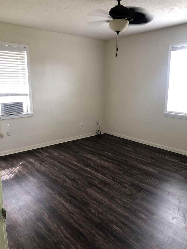 825 Smelker St - Photo 6 of 11