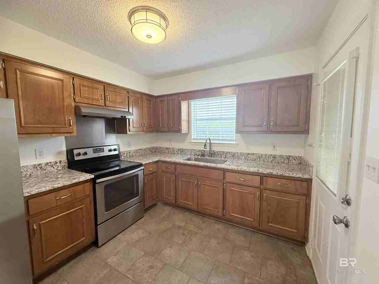 105 Northgate Dr W - Photo 4 of 14