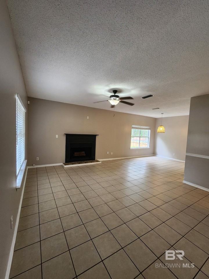 100 Dunbar Loop - Photo 2 of 23