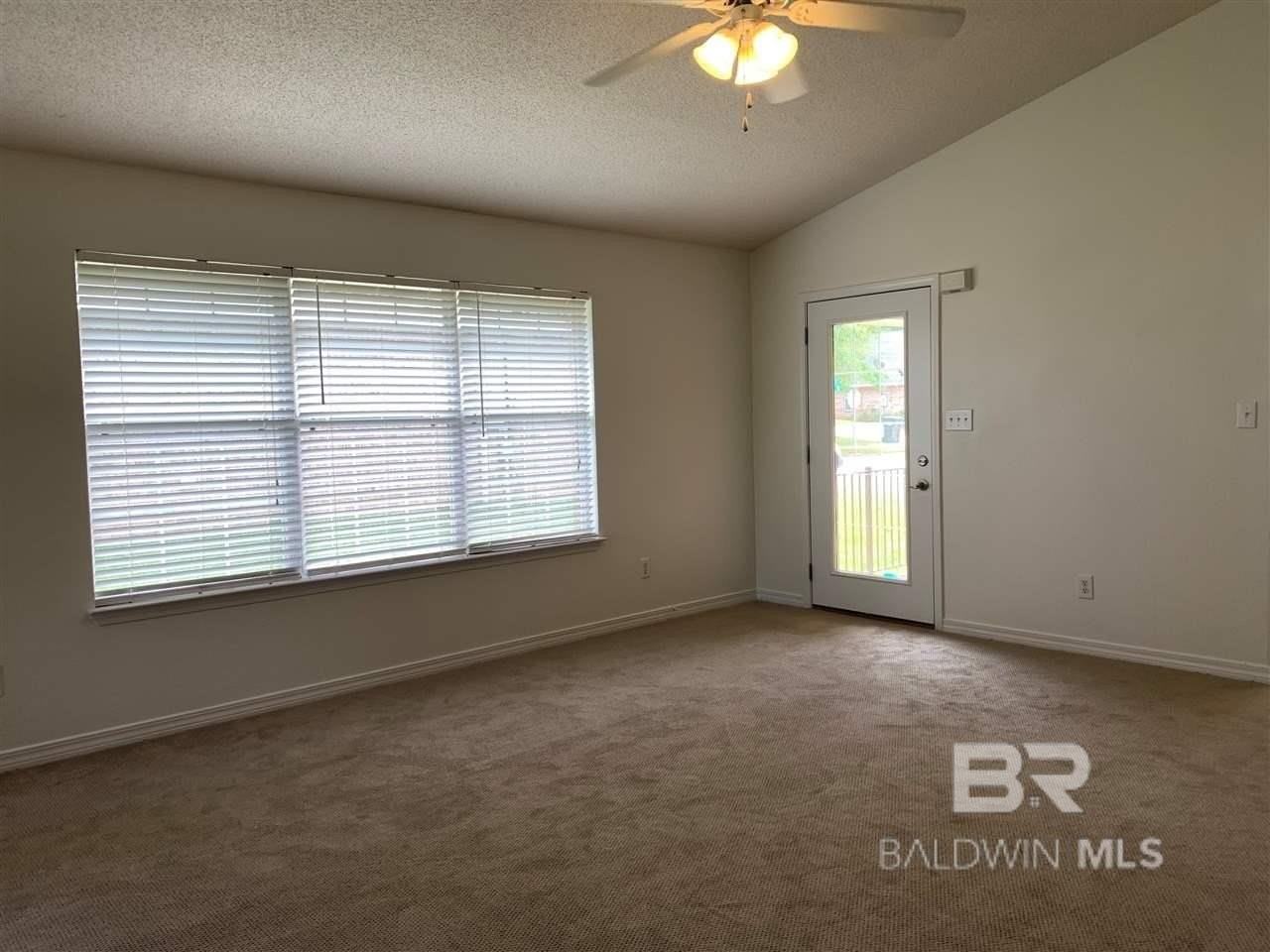 16215 Mansion St - Photo 5 of 34