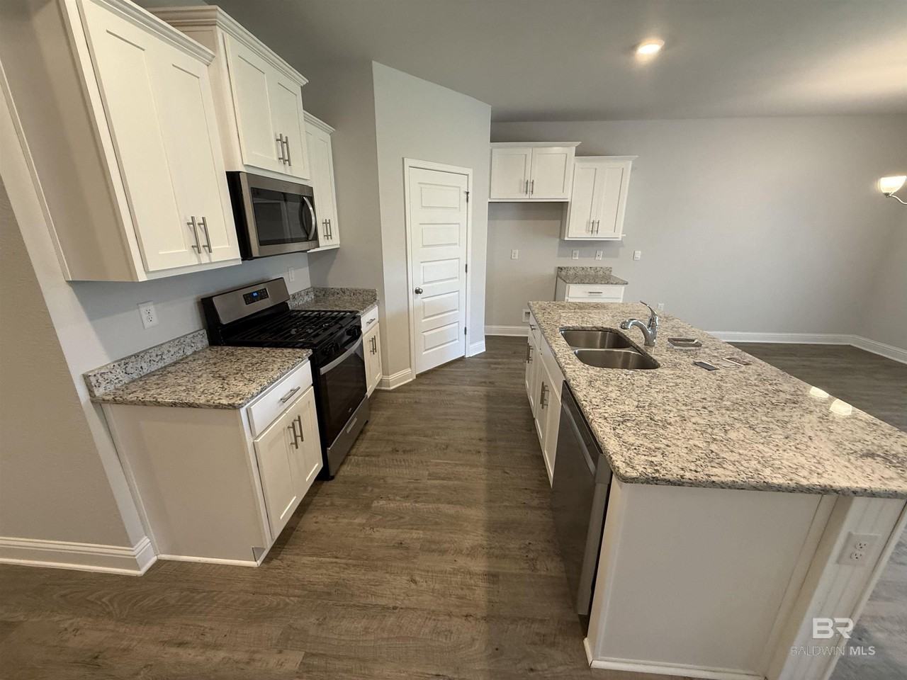 23247 Lieutenant Ave - Photo 5 of 30