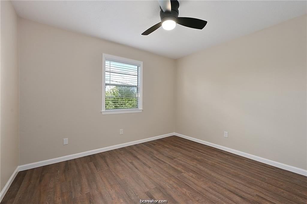 403 Manuel Dr #D - Photo 5 of 12