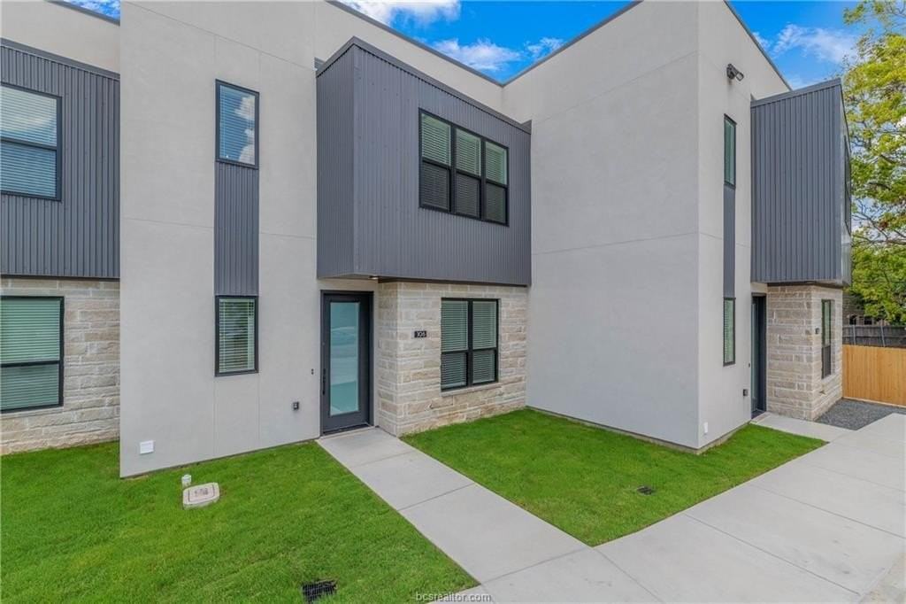 1533 Pine Ridge Dr #101