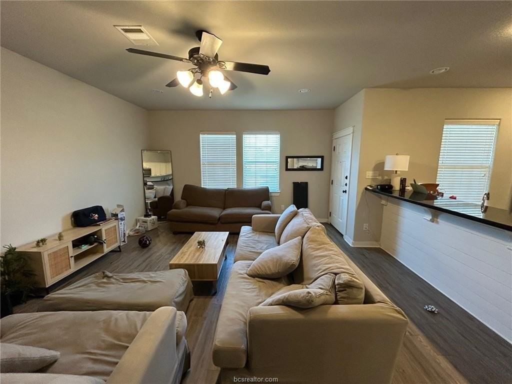 419 Goldilocks Ln - Photo 3 of 15