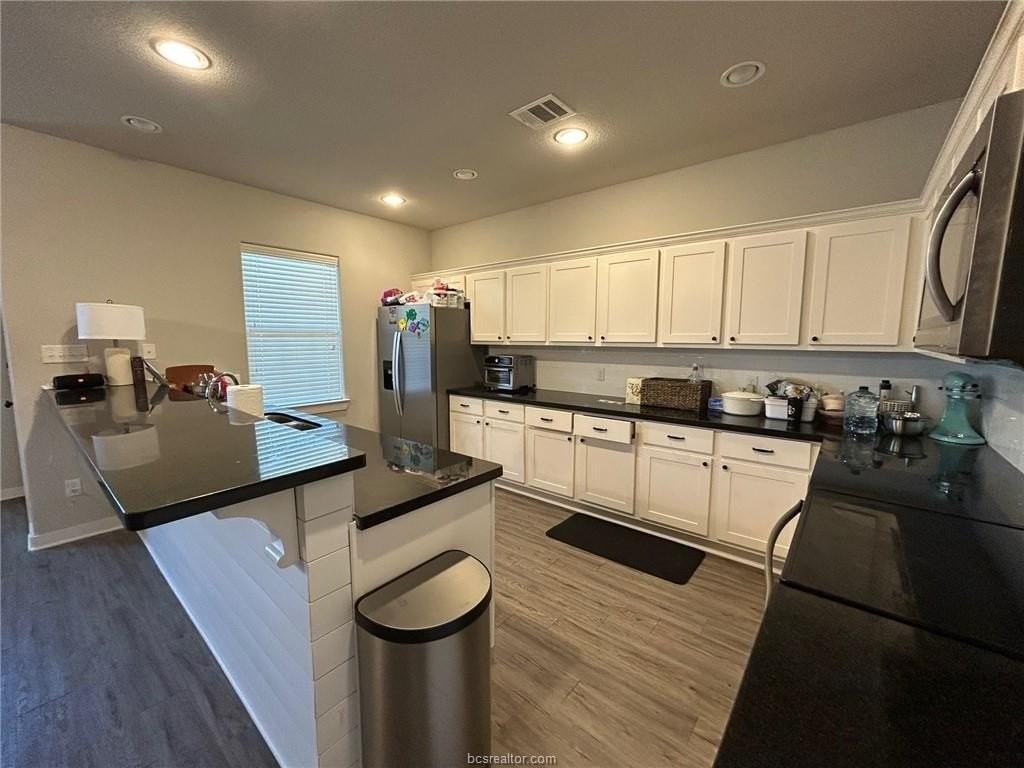 419 Goldilocks Ln - Photo 4 of 15