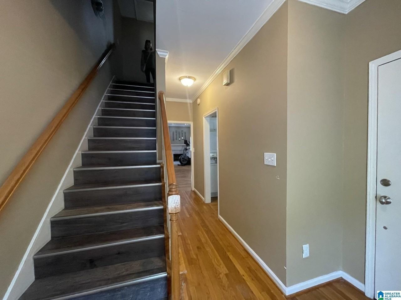 1727 Ashwood Ln - Photo 3 of 15