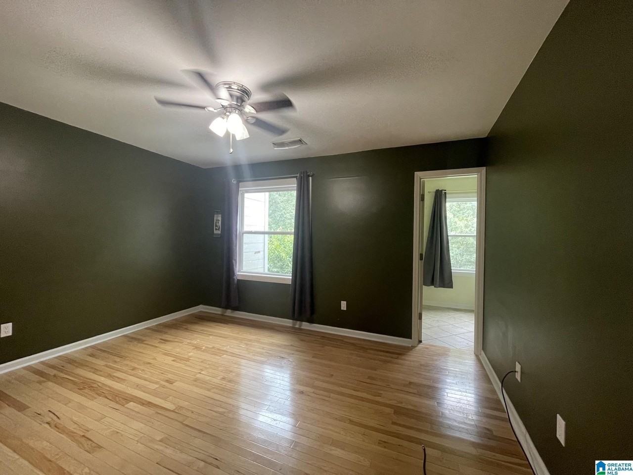 1727 Ashwood Ln - Photo 4 of 15