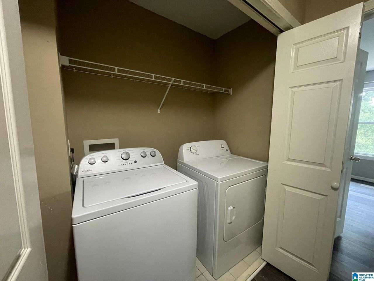 1727 Ashwood Ln - Photo 5 of 15