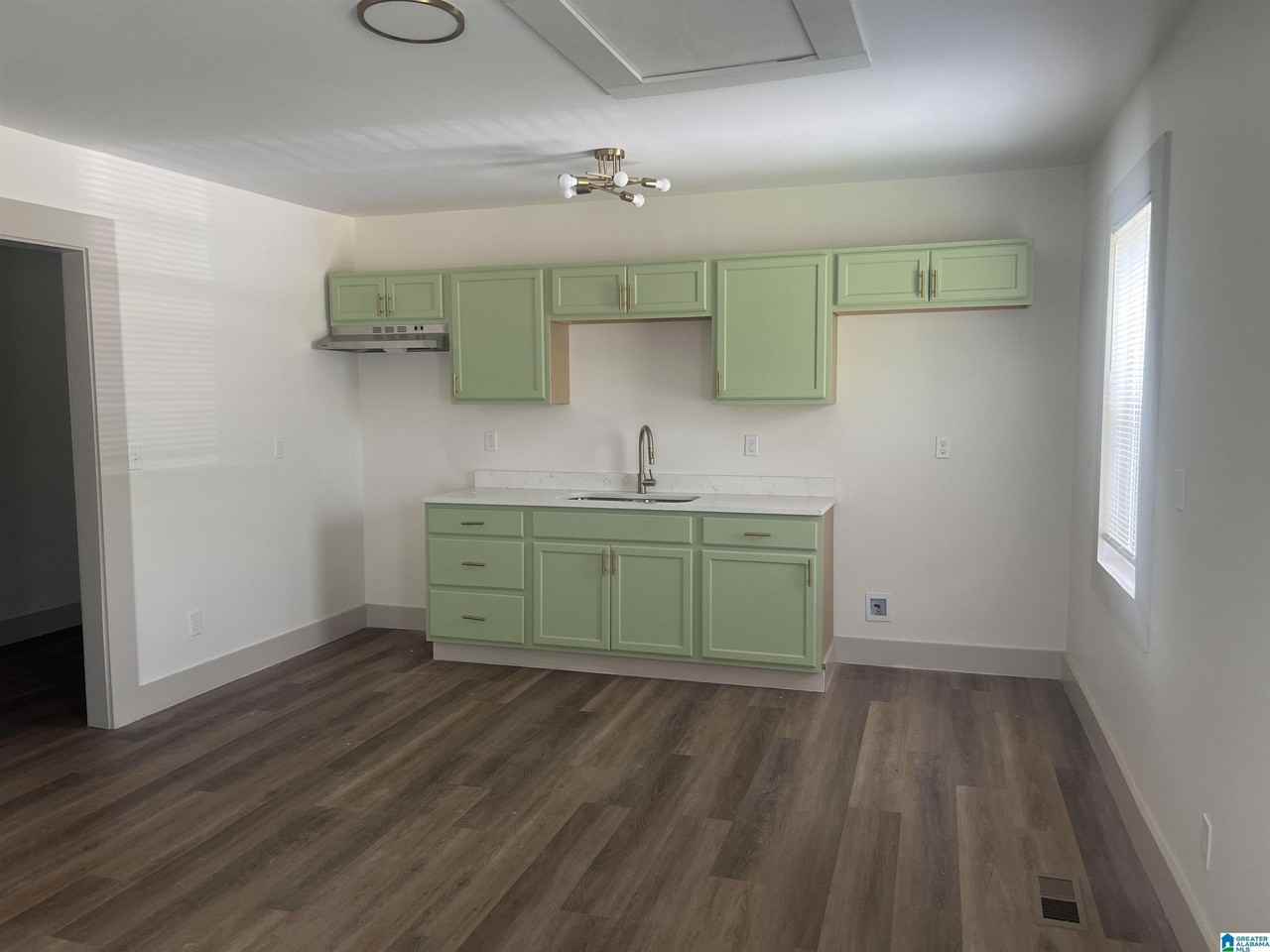 3733 Maple Ave Sw - Photo 3 of 14