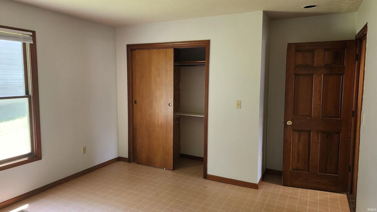 1519 W 12th St #3 - Photo 5 of 7