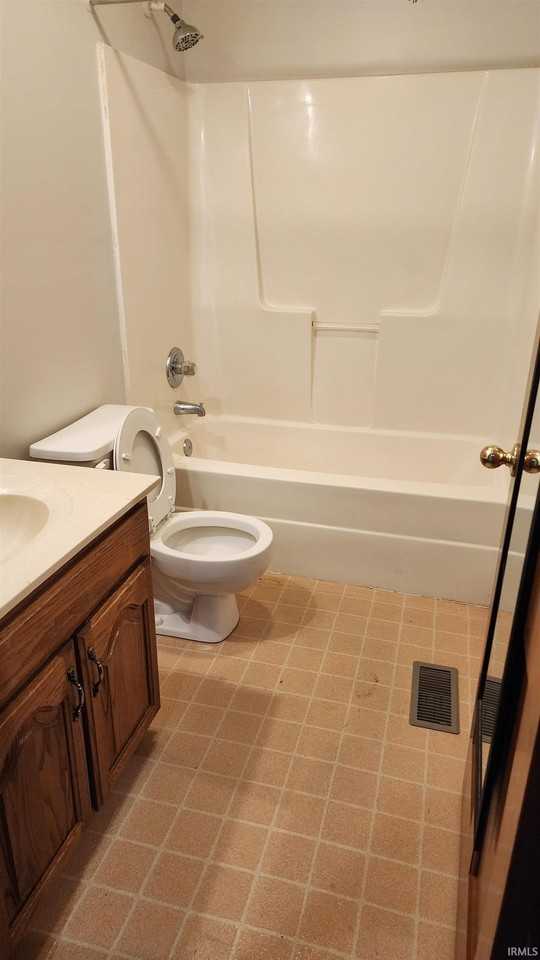 1519 W 12th St #3 - Photo 7 of 7