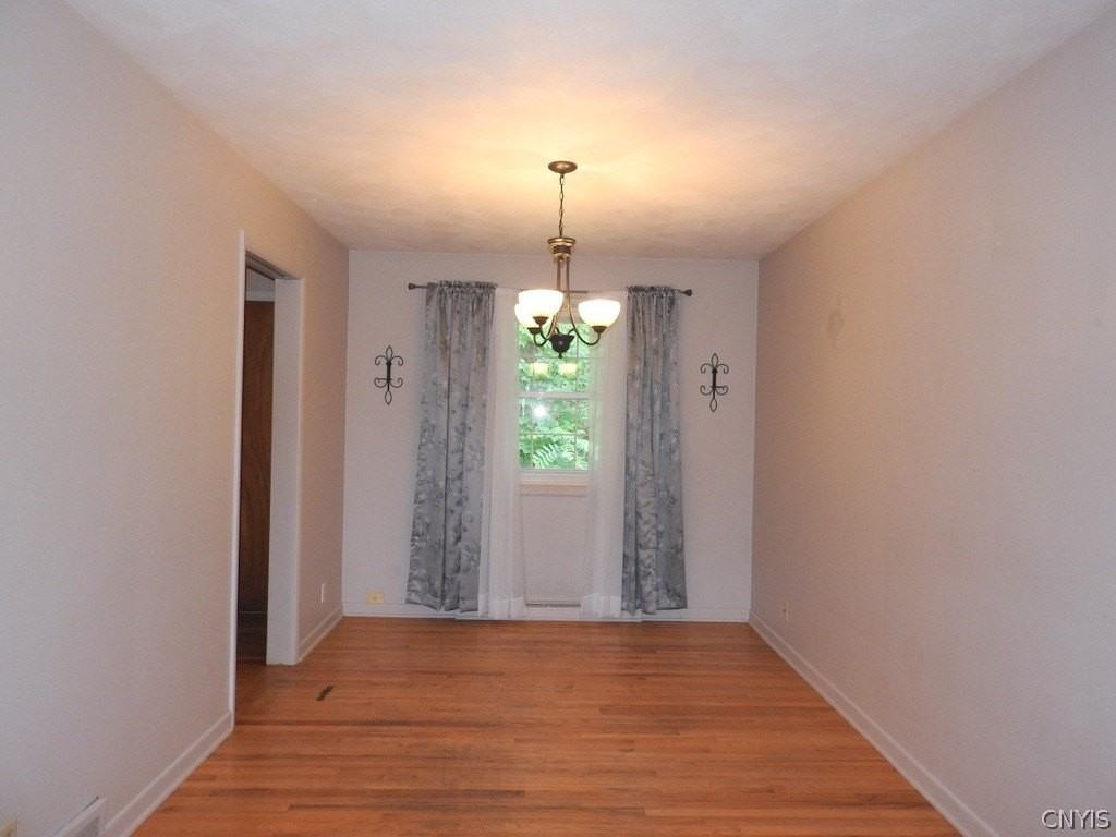 504 Hillsboro Pkwy - Photo 4 of 23
