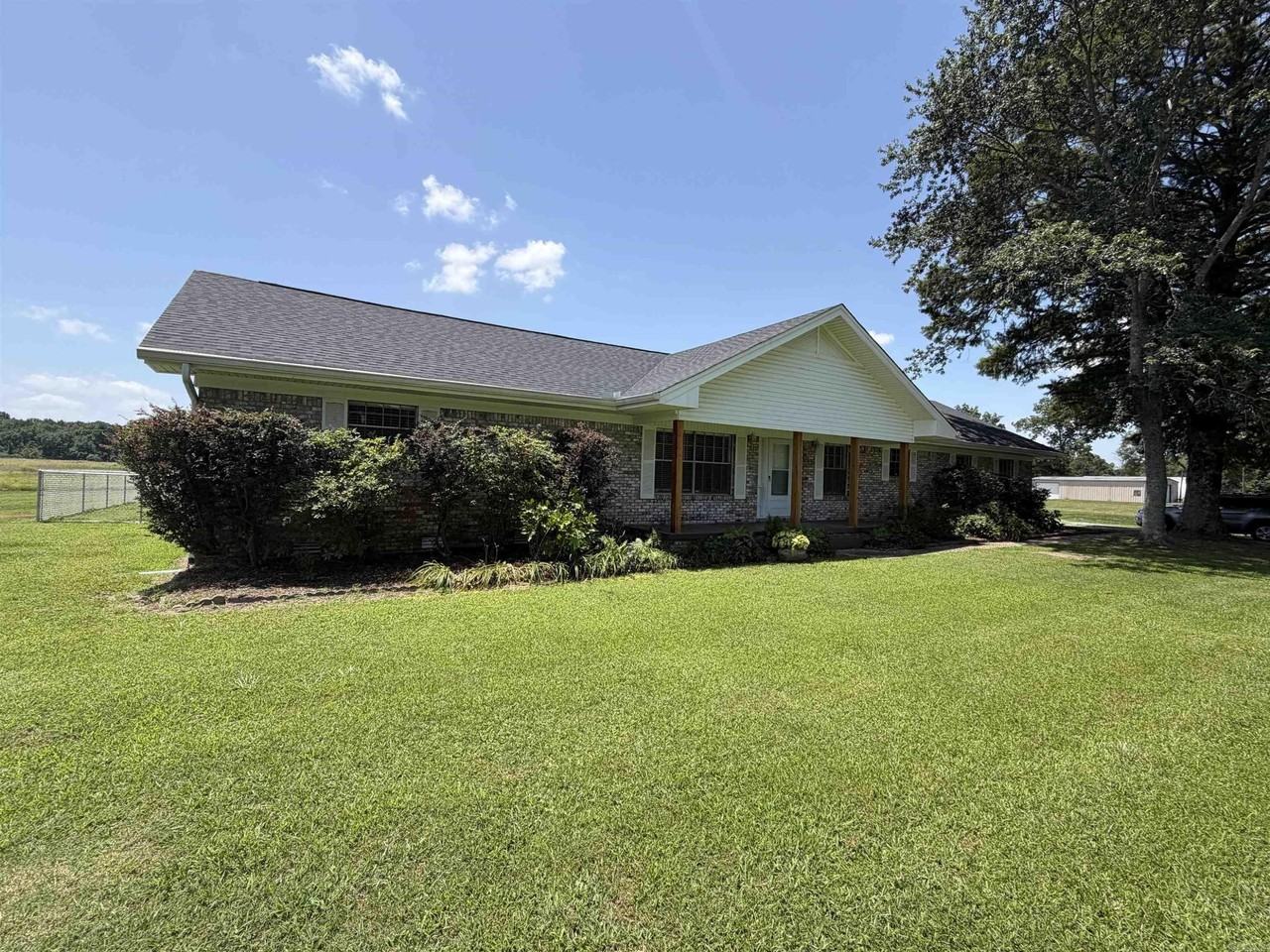 14738 Faulkner Lake Rd - Photo 3 of 46