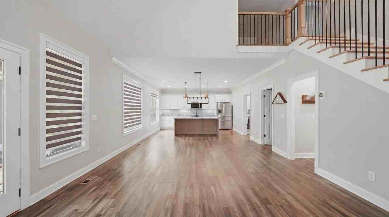8645 Woodbury Acre Ct - Photo 5 of 36