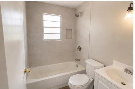 2921 Hood St #2 - Photo 6 of 7
