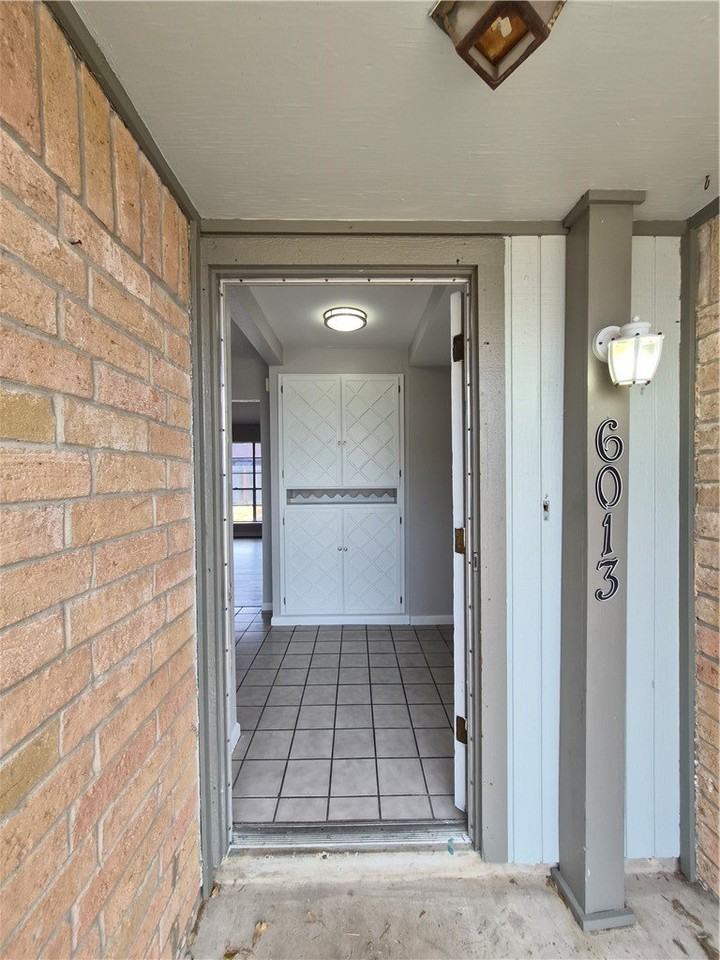 6013 Parkview Dr - Photo 3 of 18