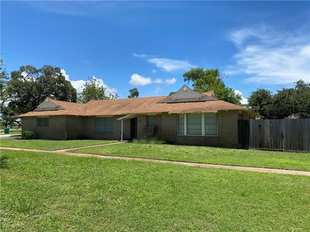 536 W Yoakum Ave - Photo 2 of 25