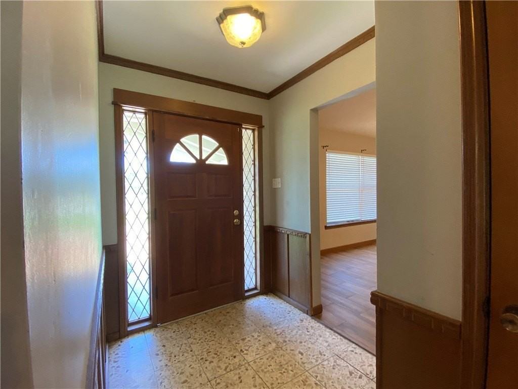 536 W Yoakum Ave - Photo 3 of 25
