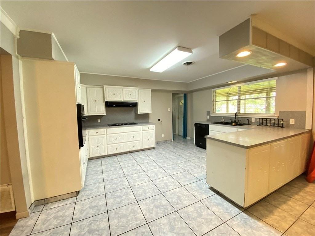 536 W Yoakum Ave - Photo 5 of 25