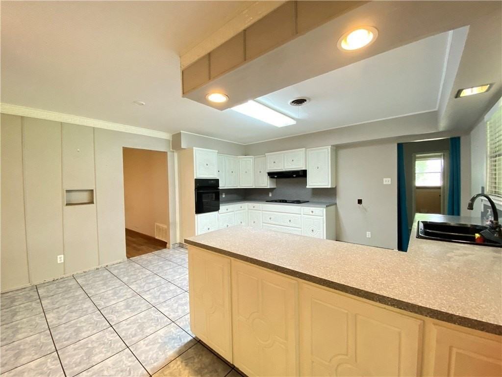 536 W Yoakum Ave - Photo 6 of 25