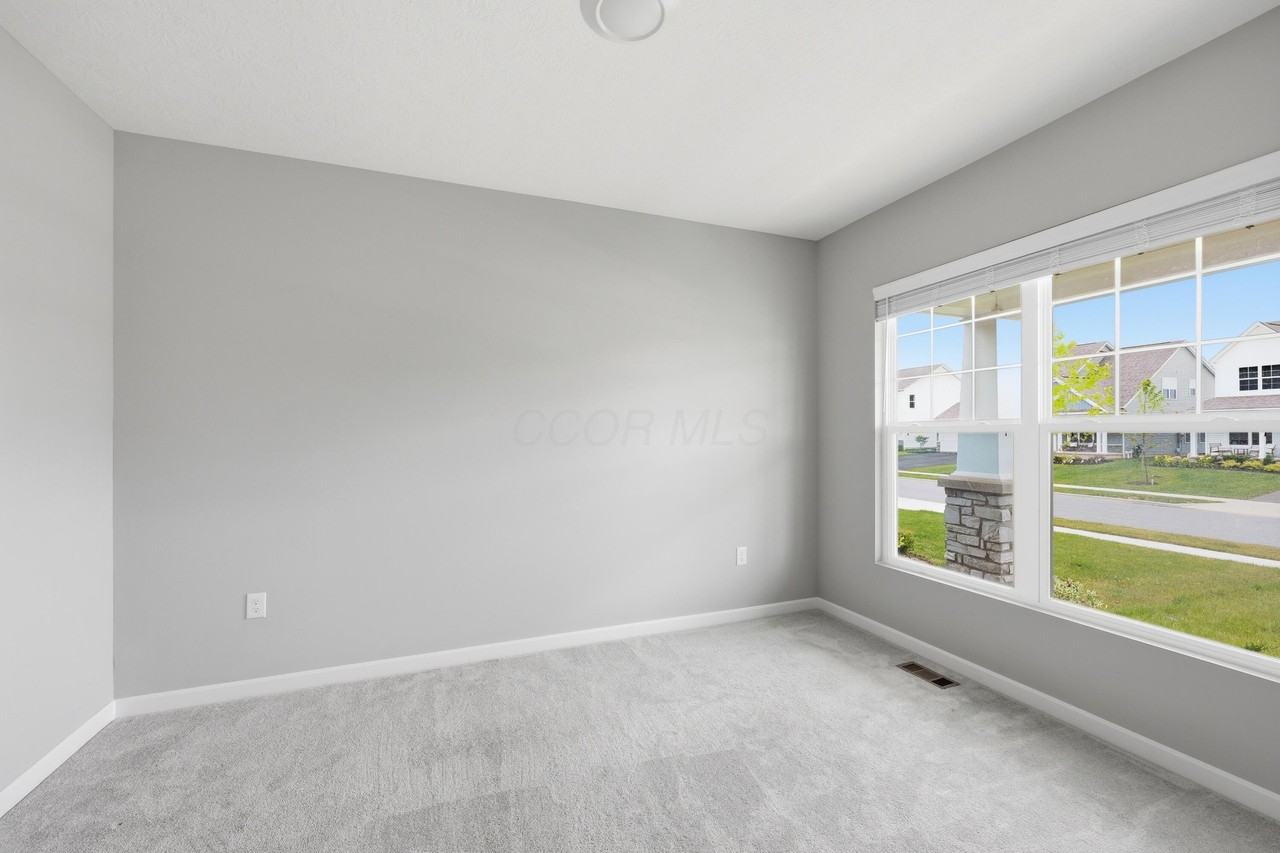 5749 Shadowfair Ln - Photo 7 of 46