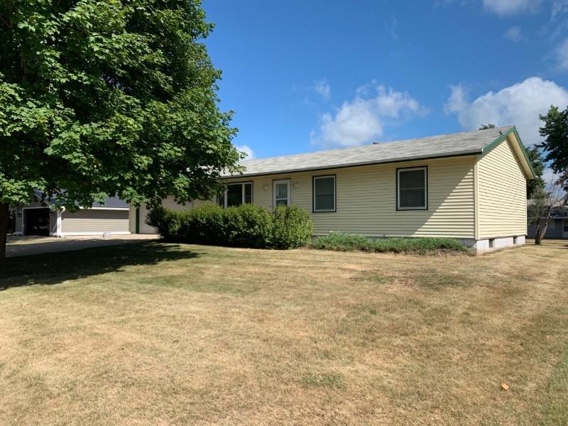 704 Sunrise Ave - Photo 2 of 17