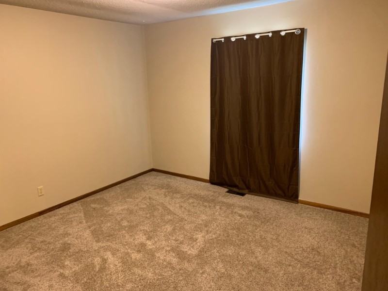 704 Sunrise Ave - Photo 6 of 17