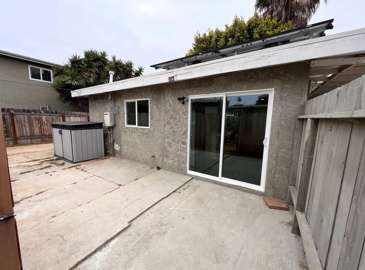 567 Florence St - Photo 4 of 16