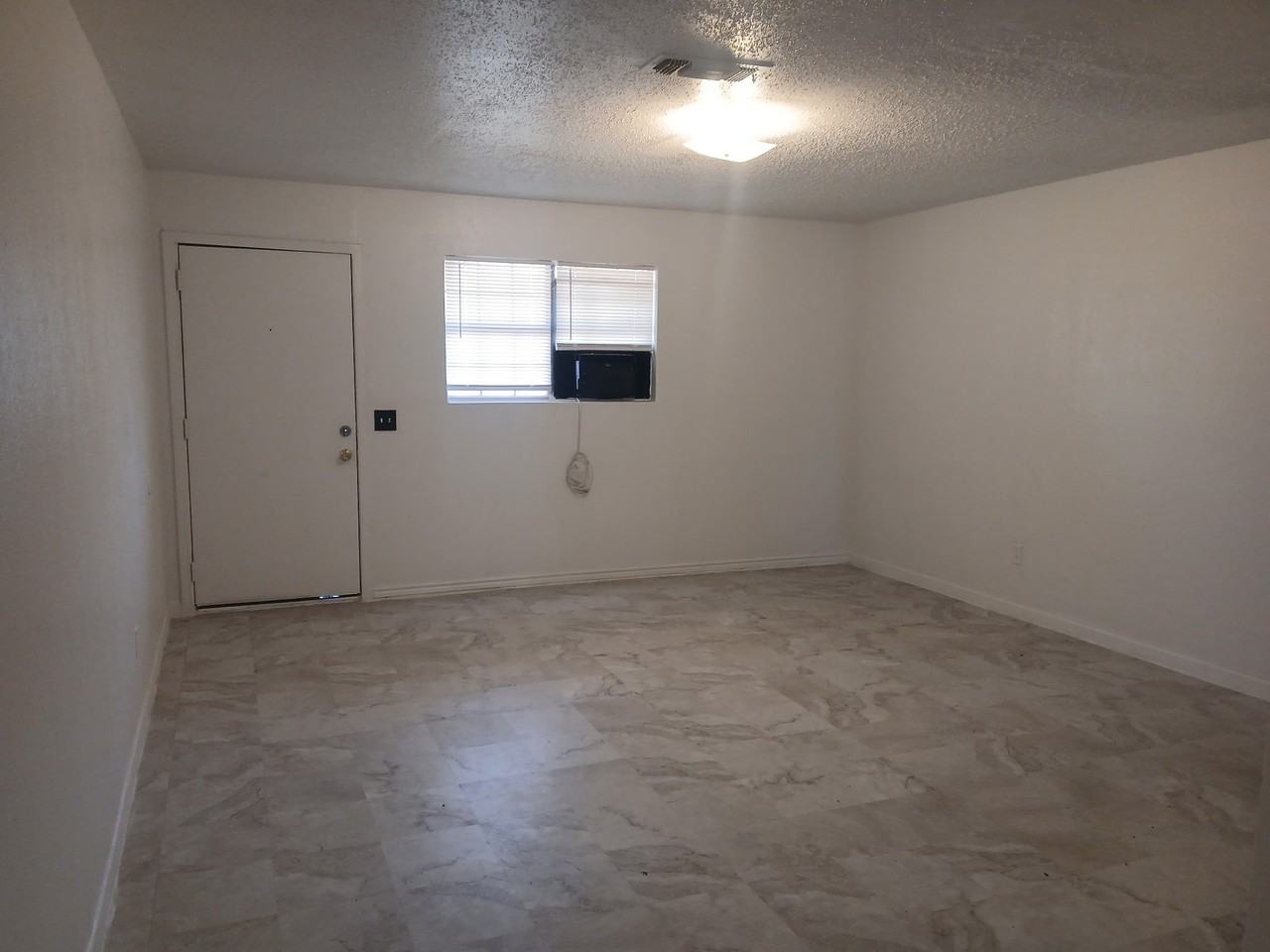 1217 S Maddox Ave - Photo 7 of 16
