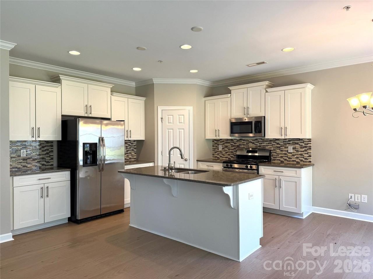 11504 Amarone Dr - Photo 4 of 16