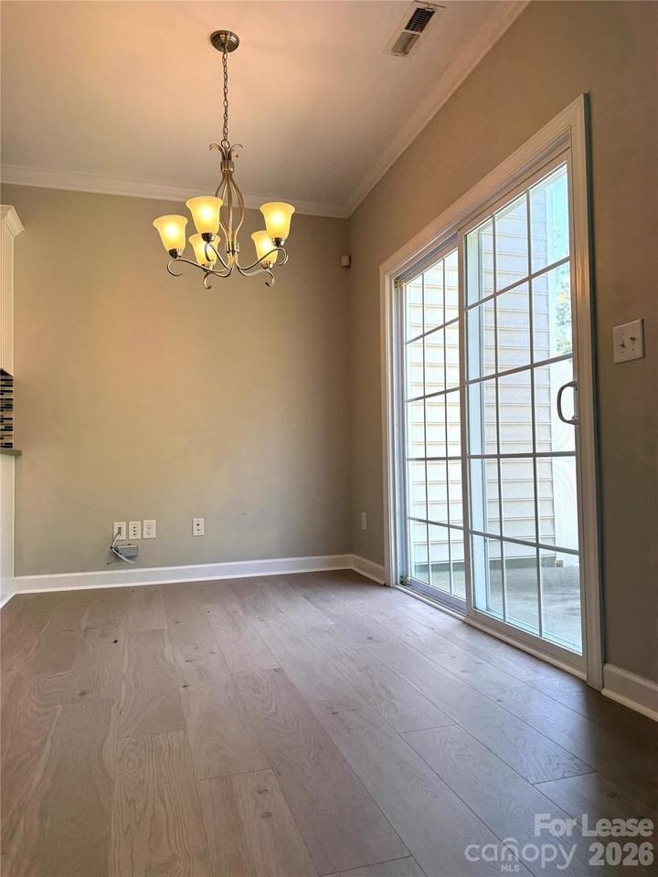 11504 Amarone Dr - Photo 5 of 16