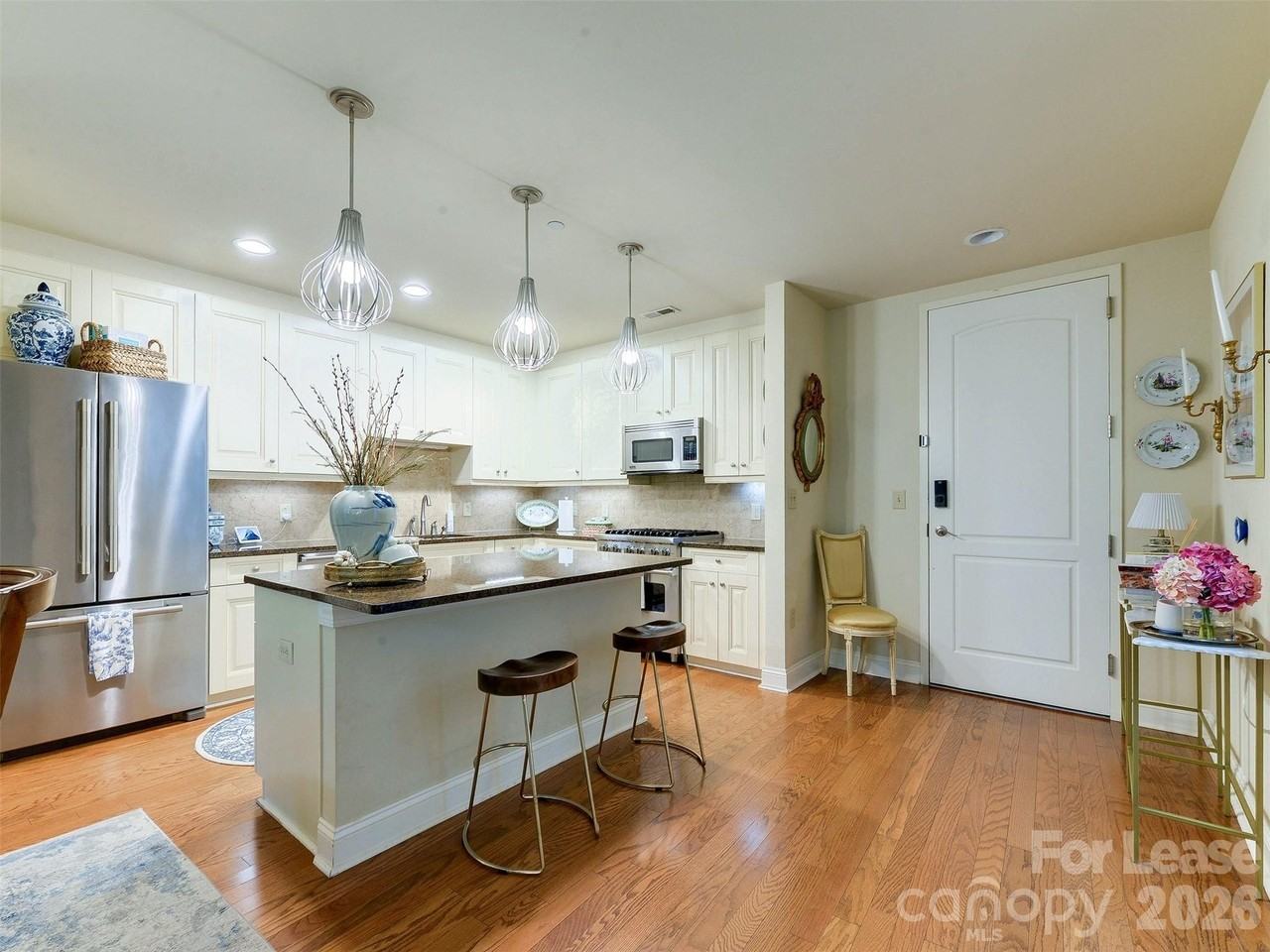 701 Royal Ct #306 - Photo 3 of 48