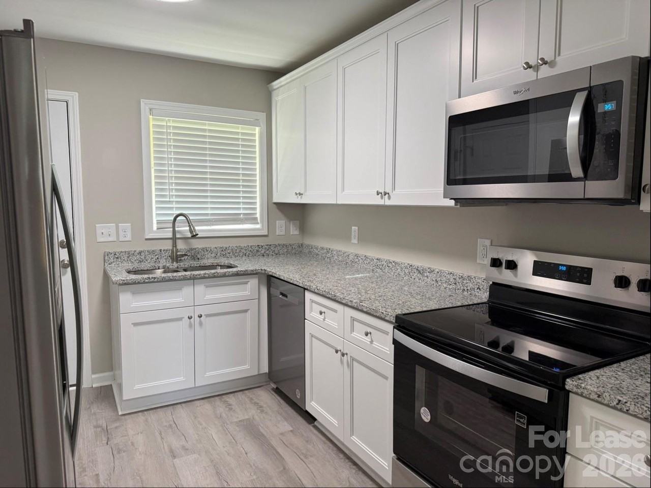 1733 River Rd - Photo 2 of 12