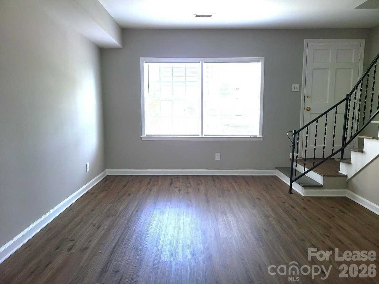 1308 Larkfield Ln #F - Photo 3 of 9