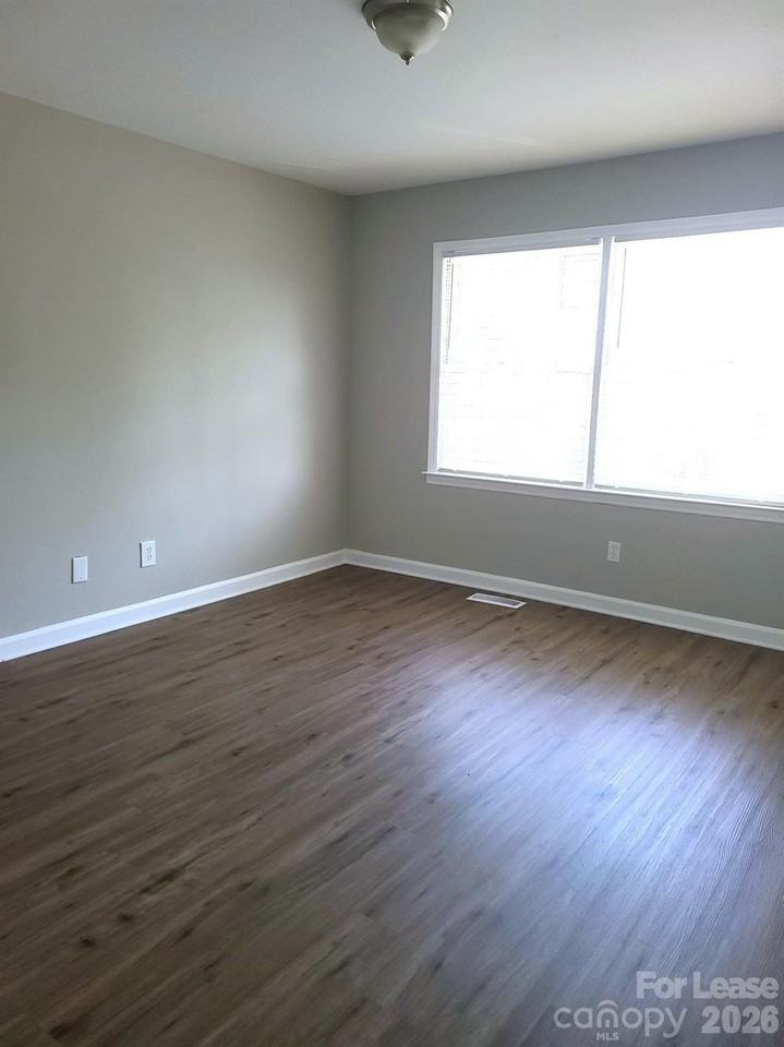 1308 Larkfield Ln #F - Photo 7 of 9