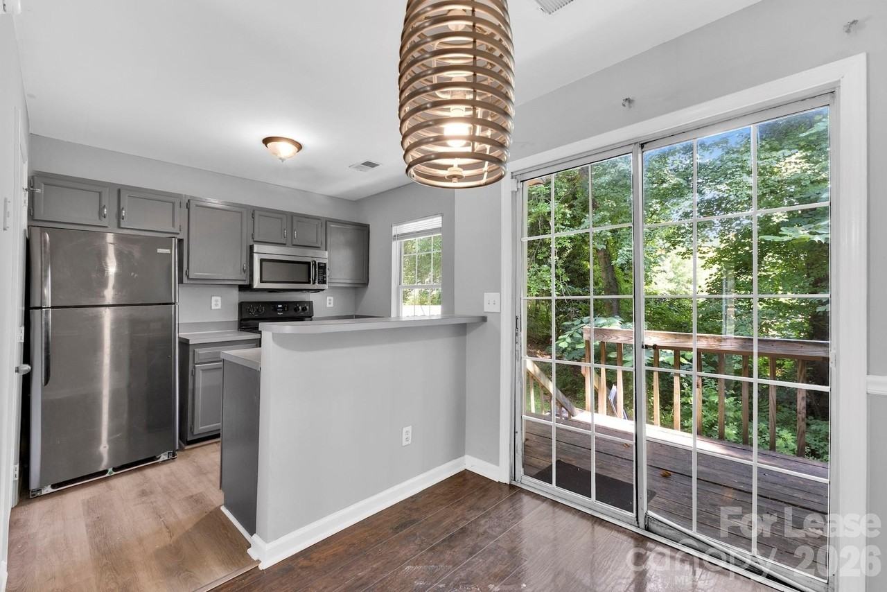 6315 Windsor Gate Ln - Photo 4 of 17