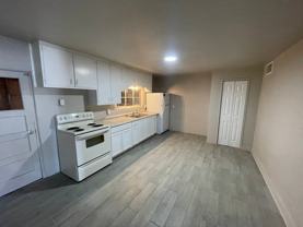 302 W Irvington Rd #4 - Photo 1 of 1