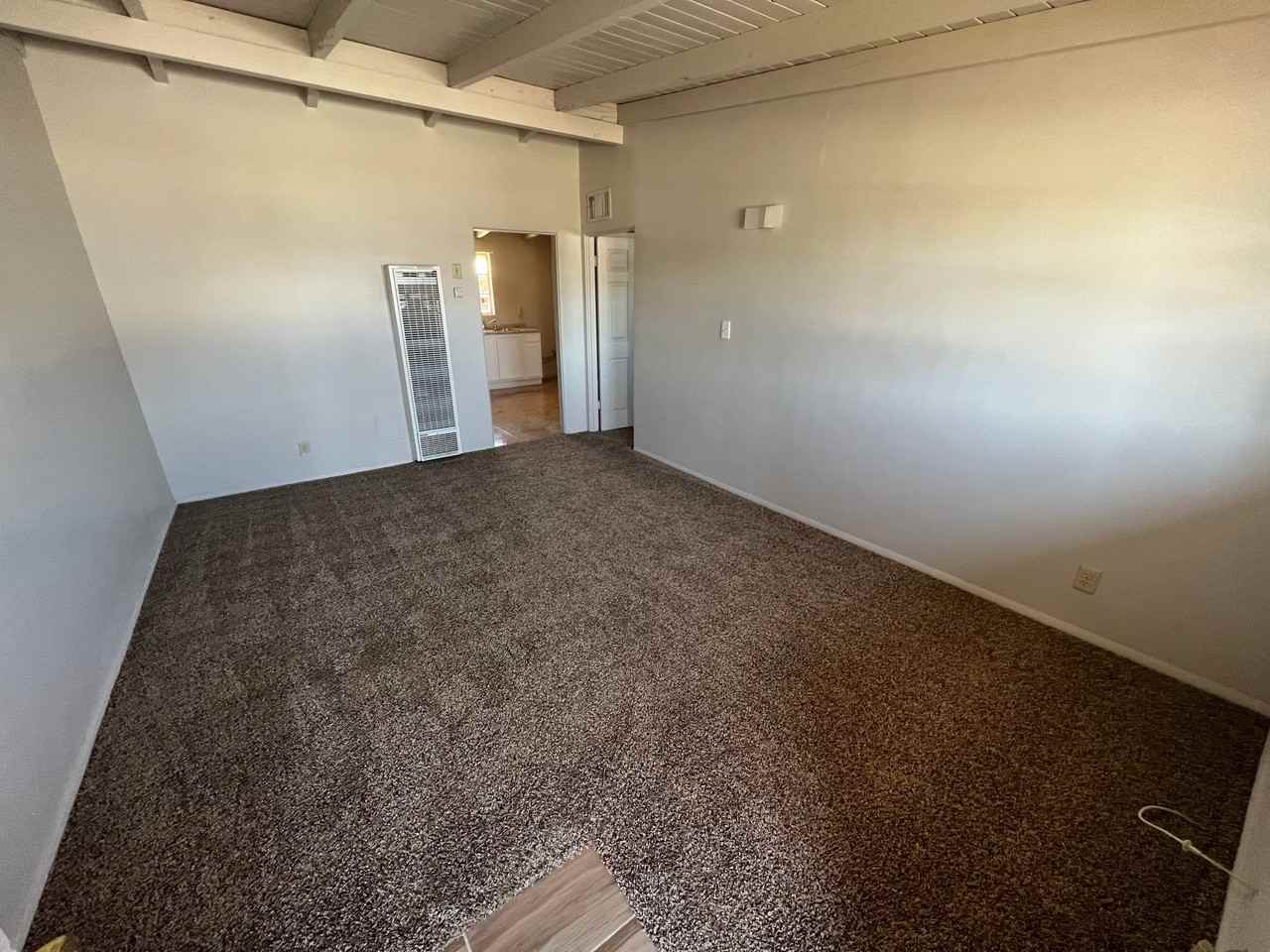 302 W Irvington Rd #4 - Photo 2 of 5