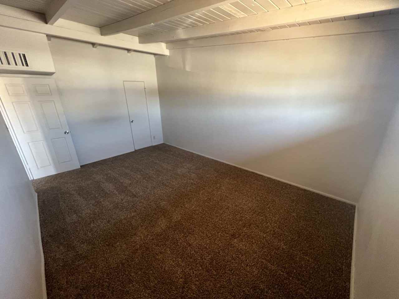 302 W Irvington Rd #4 - Photo 3 of 5