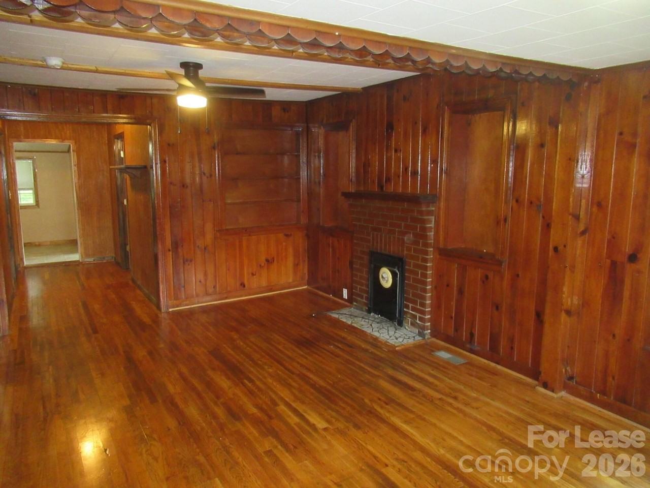 306 2nd St - Photo 4 of 21