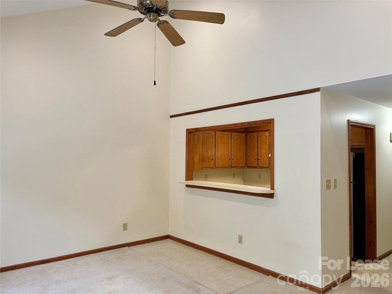 153 Hillcrest Dr - Photo 2 of 10